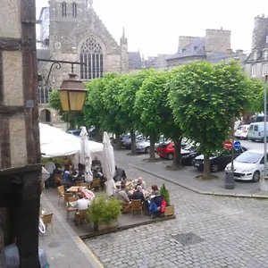 Le De St-sauveur , Dinan France