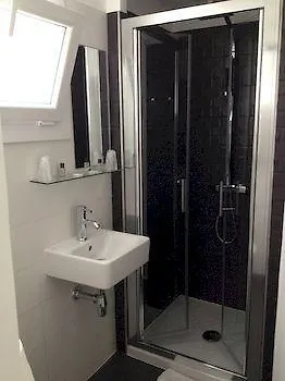 Hotel L'Hotera Cannes 2*,
